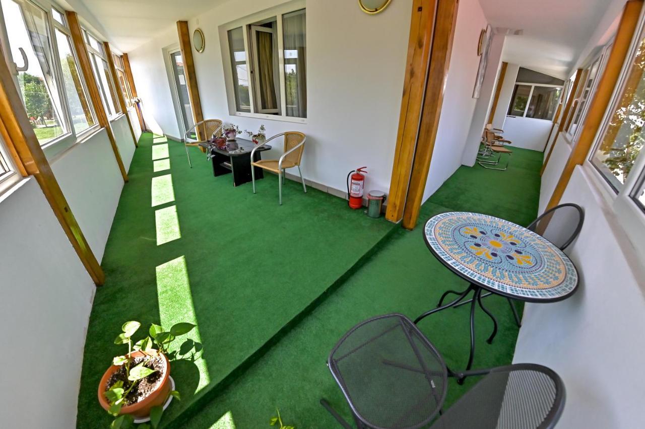 Pension Happy Day - Motorcycle Friendly Sibiu Eksteriør bilde